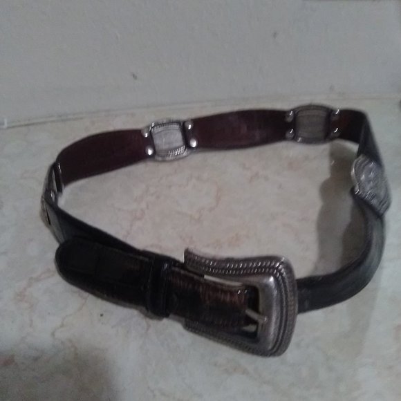 FOSSIL LEATHER BELT WITH SILVER HARDWARE SIZE MEDIUM - Picture 9 of 9